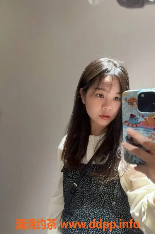 深圳楼凤-龙华楚楚 165cm 52kg 34C 988元起