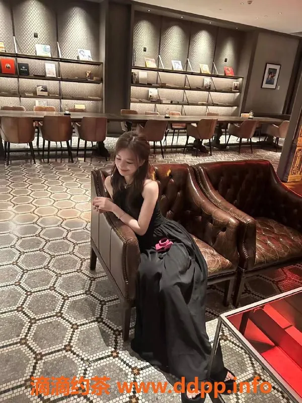 杭州楼凤-拱墅草莓🍓 167cm，104斤，C罩杯，1000元起