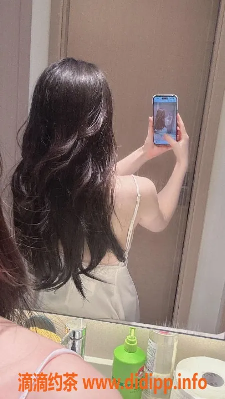 杭州楼凤-杭州上城区多多，22岁天然C罩，性感温柔