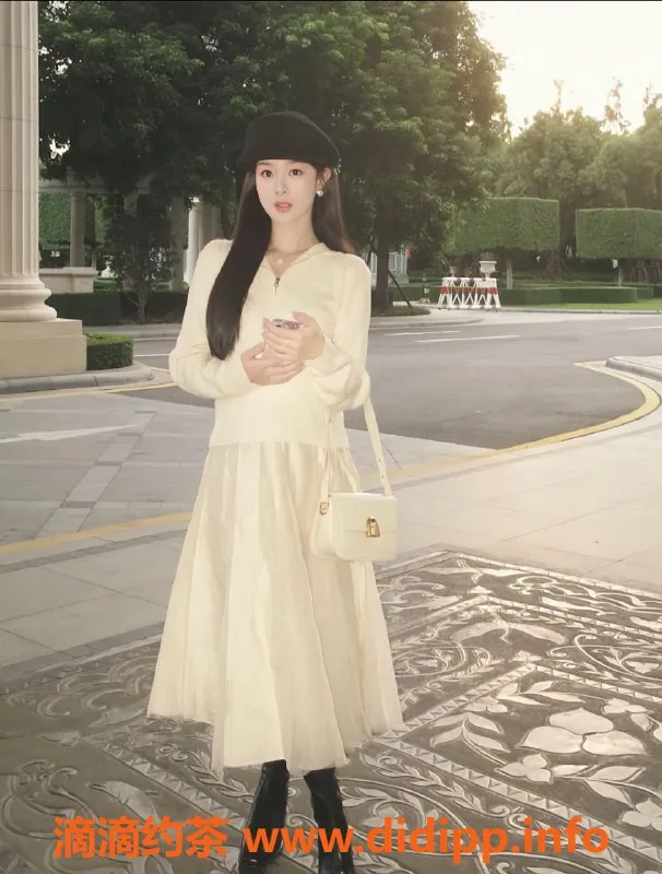 杭州楼凤-杭州上城区多多，22岁天然C罩，性感温柔