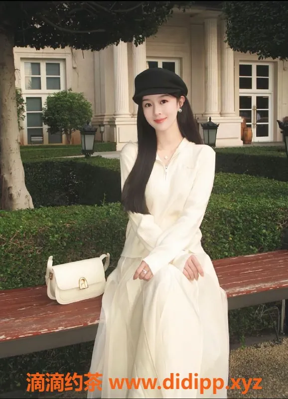 杭州楼凤-杭州上城区多多，22岁天然C罩，性感温柔