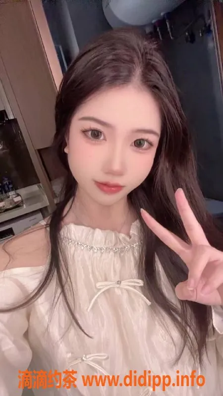 深圳楼凤资源信息,南山小柳诗，甜美女郎等你来体验！