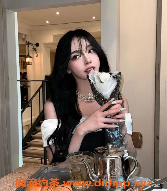 杭州上门服务-滨江34E美眉，24岁172cm，服务多样，机不可失