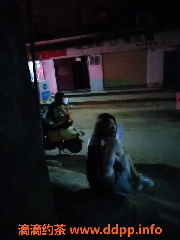 南昌楼凤-半边街 站街 200元 快速服务 15分钟