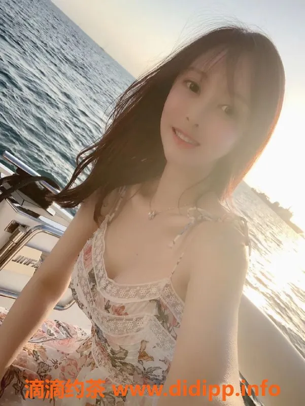 上海楼凤-上海清纯小田螺 170cm 95斤 甜美诱惑