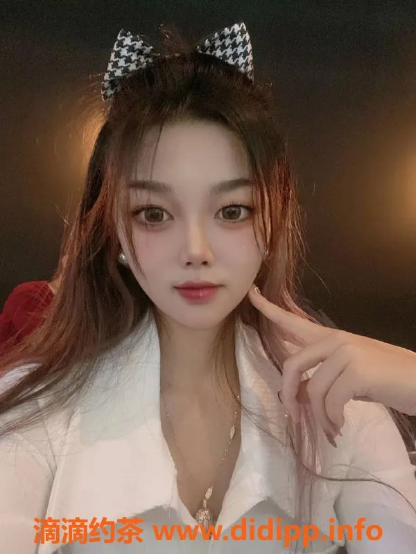 杭州楼凤-萧山区玲奈 158cm 40斤 B罩杯 温柔体贴服务1200元