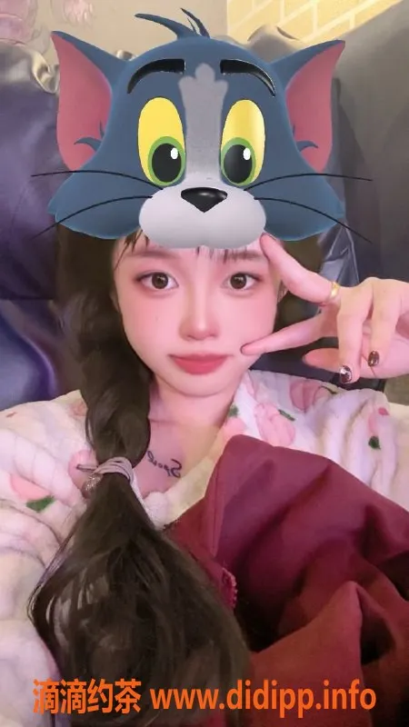 北京楼凤-小小 | 朝阳百子湾新人 | 165cm | 47kg | 69舌吻服务