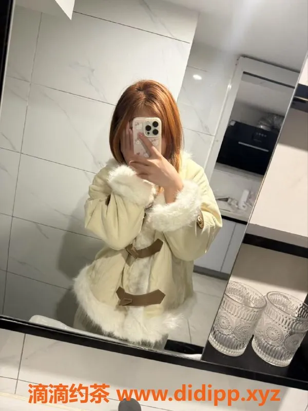 成都楼凤-成华区18岁可爱妹妹，身高160，胸B，口活不错