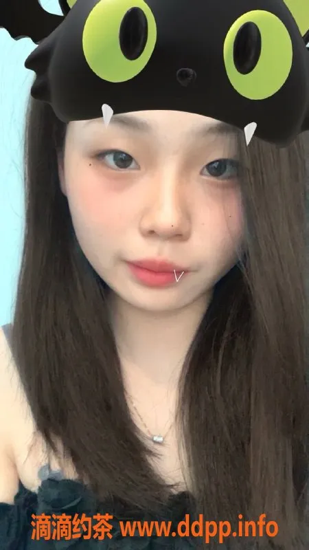 成都楼凤-成都嫩妹思思，19岁160cm，包夜优惠等你来体验！