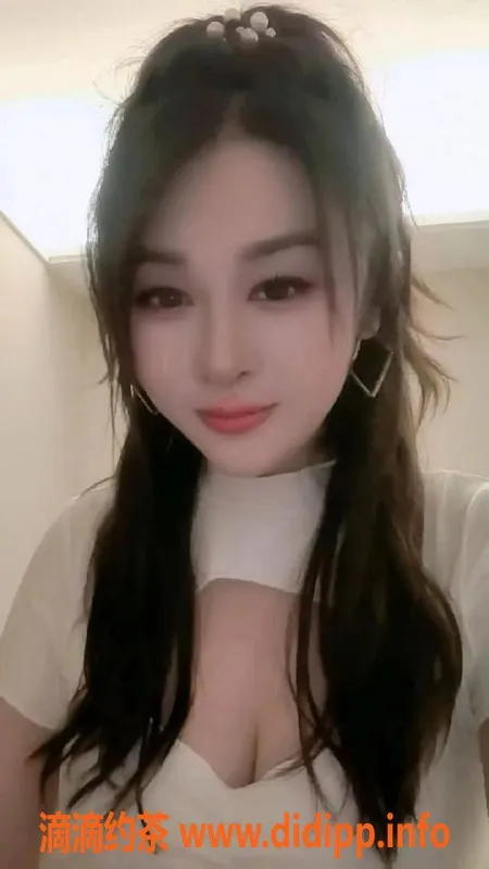 南京楼凤资源信息,建邺区26岁D罩杯妹子吖吖，水漫龙身超享受