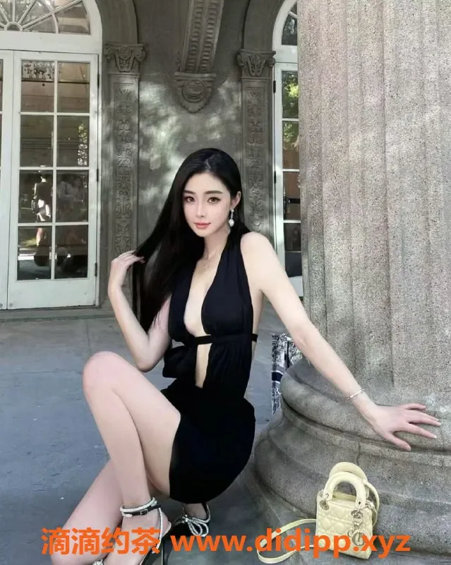 广州楼凤-天河车模叶凯薇，1300元起，让你体验非凡