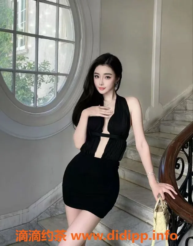 广州楼凤-天河车模叶凯薇，1300元起，让你体验非凡