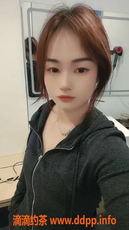 东莞楼凤资源信息,塘厦23岁温柔妹桐桐，身高163，胸围36B