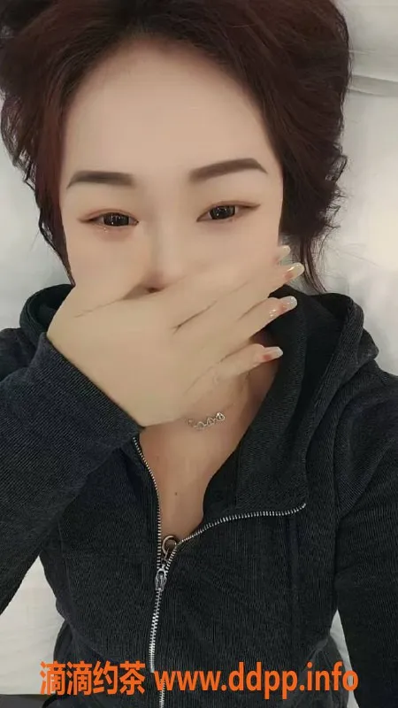 东莞楼凤-塘厦23岁温柔妹桐桐，身高163，胸围36B