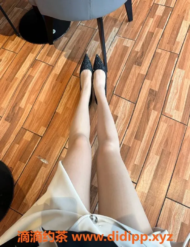 杭州楼凤-杭州洋酒Lena，172cm C+胸，1600p起，包时不限次