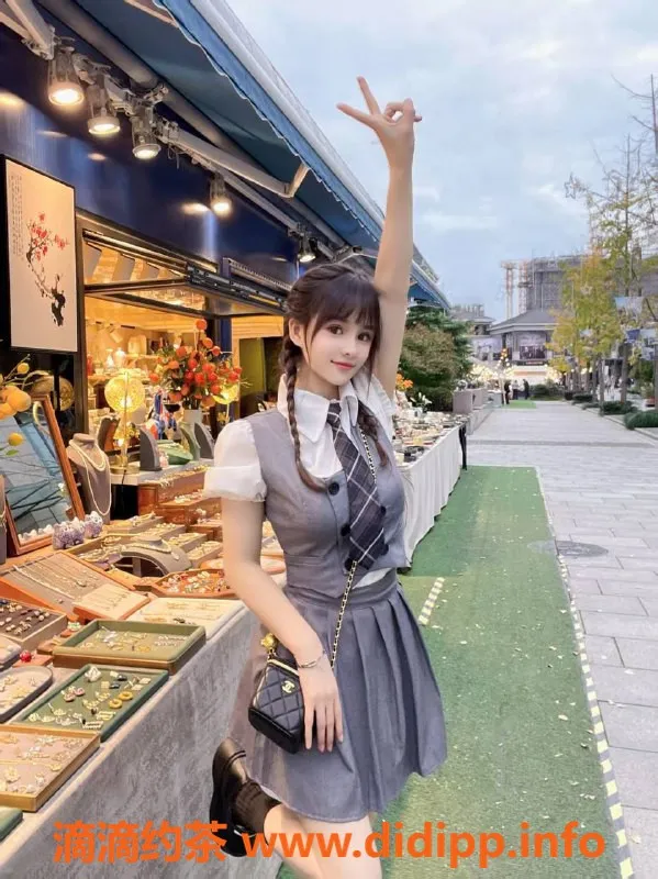 深圳楼凤资源信息,南山区嫩妹梓沐，1100起，制服服务推荐