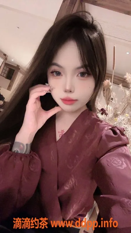 深圳楼凤-龙华区小A嫩妹，制服服务，性价比超高！