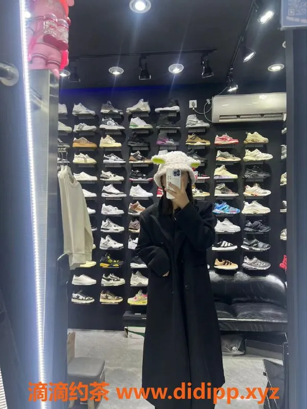 重庆楼凤资源信息,重庆小熊老师，身材火辣、服务优质