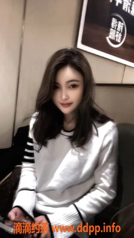 南京楼凤-江宁许诺，身高172，天然D杯，22岁激情服务