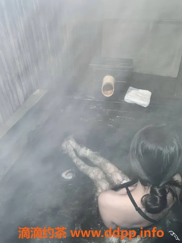 成都上门服务-成都嫩妹蒂芙尼，165cm/100斤，超值600一次服务！