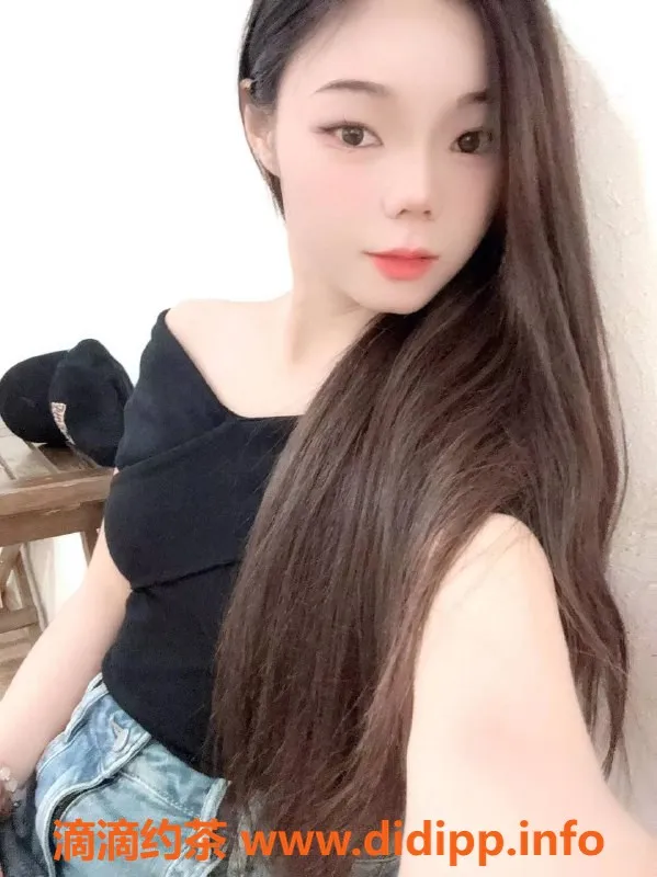 广州楼凤-黄埔嫩妹七七，700元视频验证体验