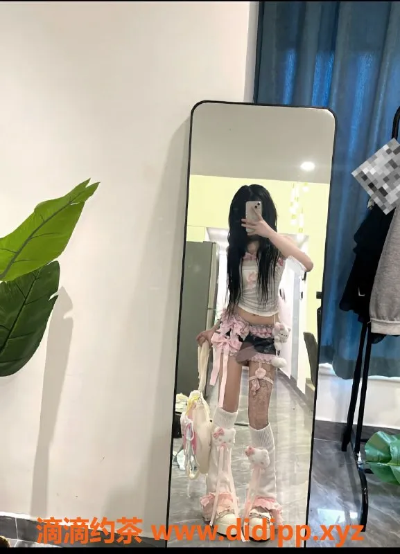 成都楼凤-19岁嫩妹陈晚柔，身高163，服务超值