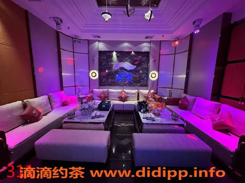 南宁楼凤-青秀区V-PARTY陪酒服务，年龄18-20岁，800元整场