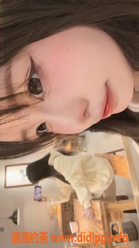 成都楼凤-天府二街小佳，嫩妹车，课时费450