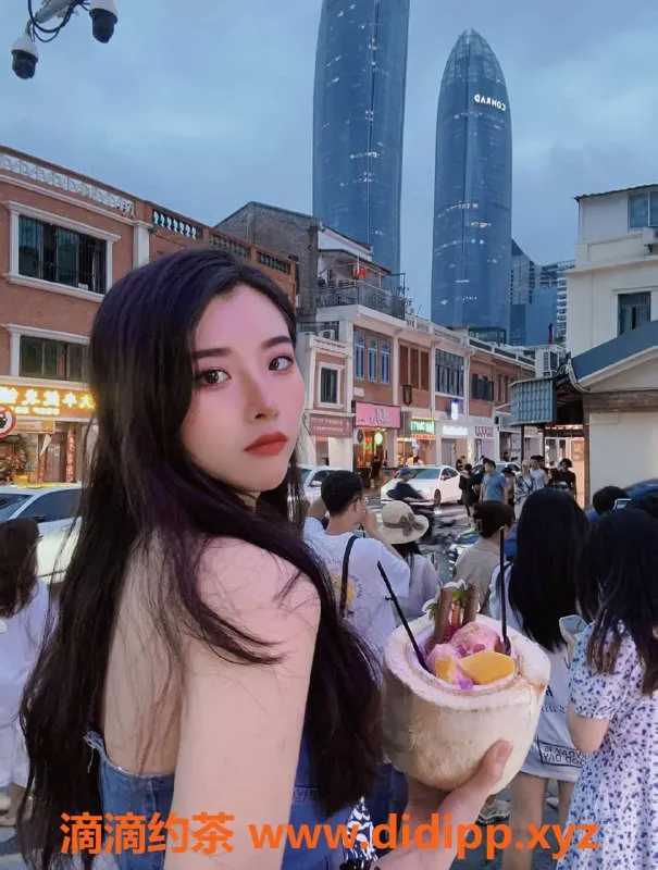 广州楼凤资源信息,天河21岁薇薇，160cm 45kg 36C魅力熟女