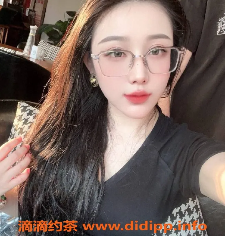 广州楼凤-天河小锦鲤，9P诱惑等你体验！