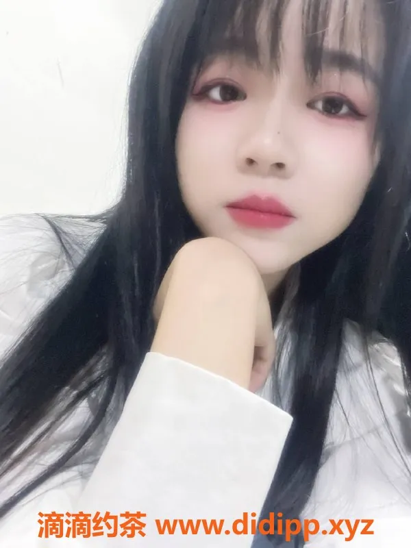 深圳楼凤-宝安区嫩姐恩恩，800元体验制服口爆服务