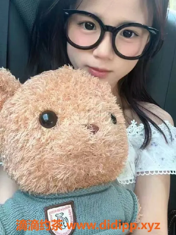 深圳楼凤-宝安区嫩妹糖果，900元超值服务体验