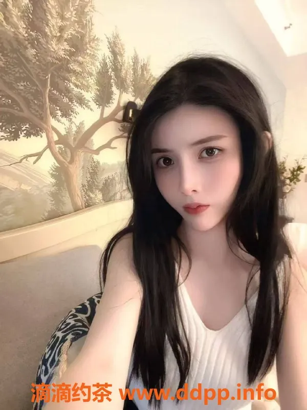 深圳楼凤-龙岗区小可嫩妹，1200元体验制服蛇吻服务