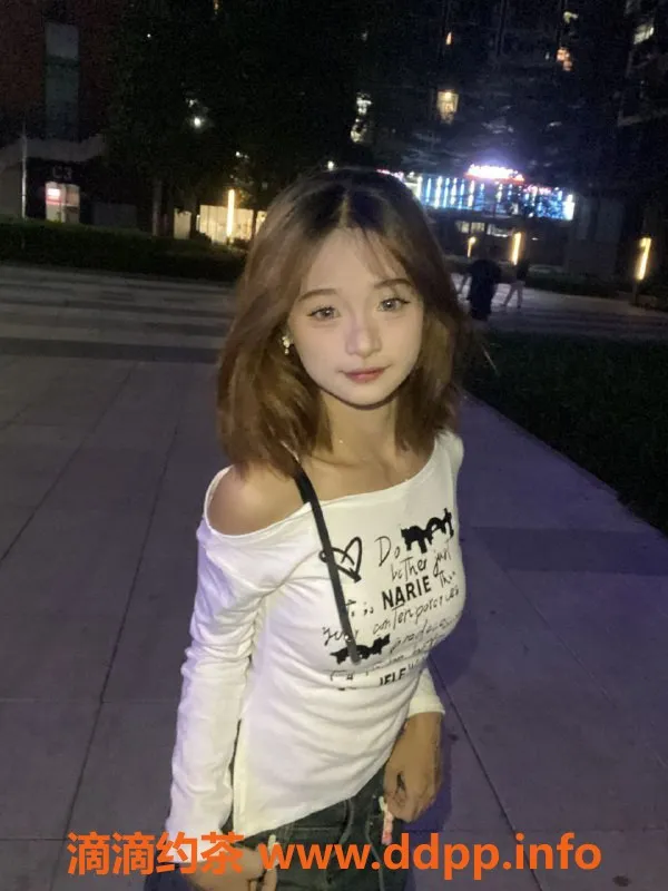 广州楼凤-天河嫩妹小星星，6P鸳鸯浴服务等你体验！