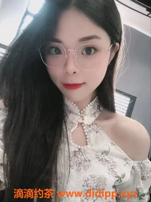 杭州楼凤-上城19岁诗诗，温柔体贴，倾情服务