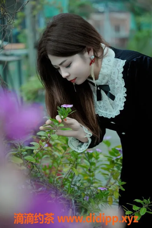 厦门楼凤-海沧熟女老师依依，38D微胖女神