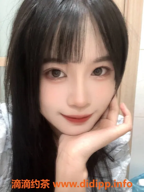 成都楼凤资源信息,大丰嫩妹泡芙，160cm 44kg B罩杯，服务好评8.5分