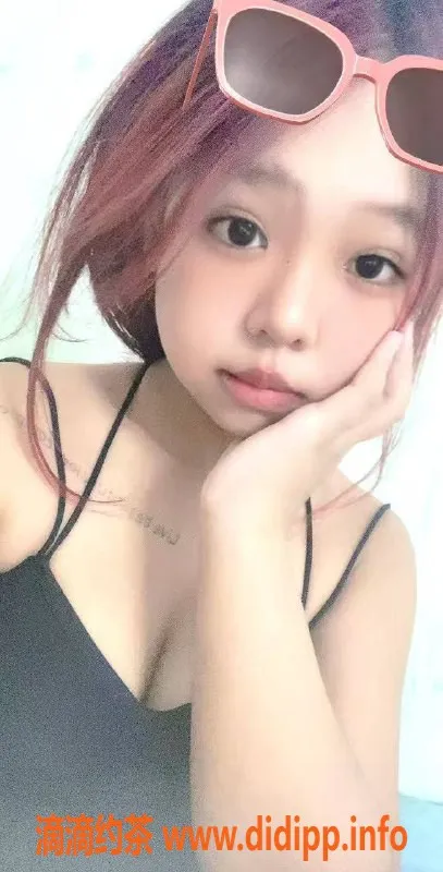 东莞楼凤-大朗18岁燕子C罩杯 学生妹轻m可拍视频