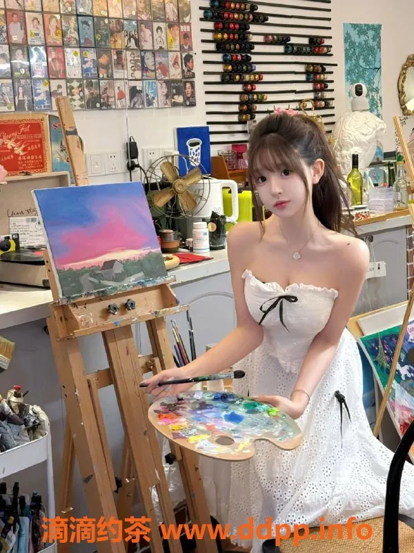 杭州楼凤资源信息,19岁D+胸围小姐 162cm体重45kg私人服务