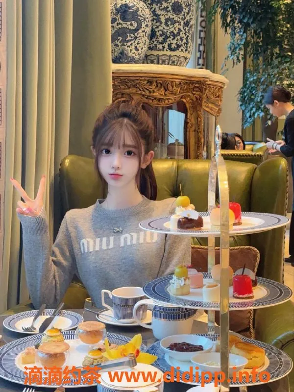 杭州楼凤-上城区19岁D+美女，162cm，45kg，服务项目多