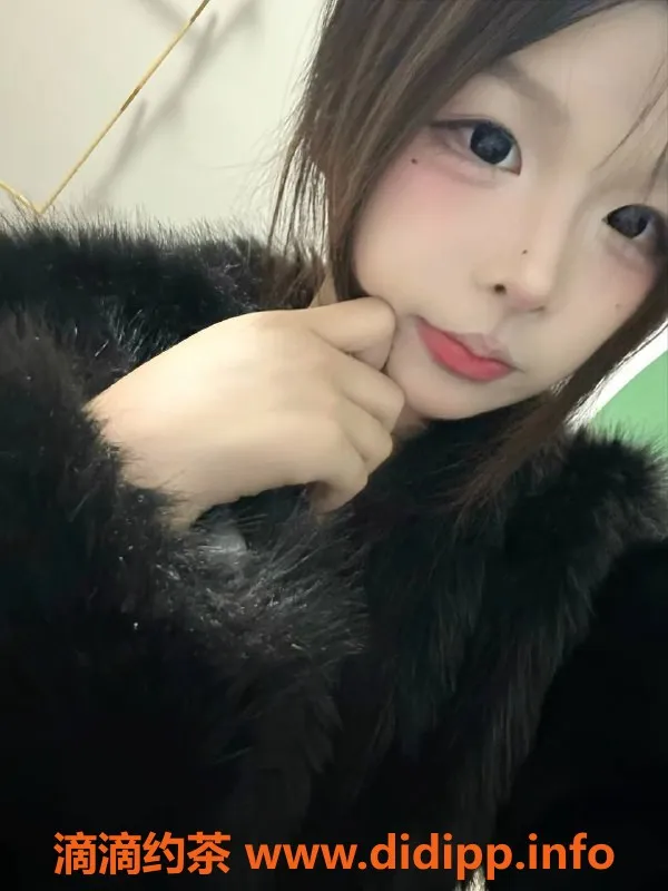 深圳楼凤资源信息,龙华区蓓蓓嫩妹，800元起，制服蛇吻服务