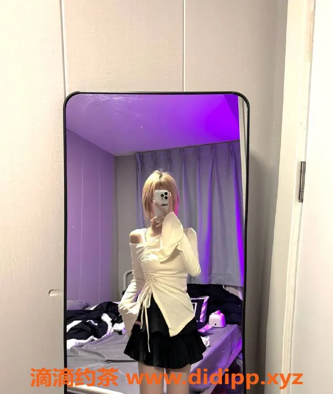 深圳楼凤-龙华区蓓蓓嫩妹，800元起，制服蛇吻服务