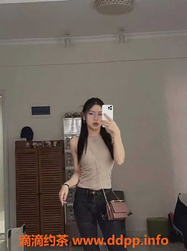 深圳楼凤资源信息,龙华区嫩姐林林，1000元畅享制服服务