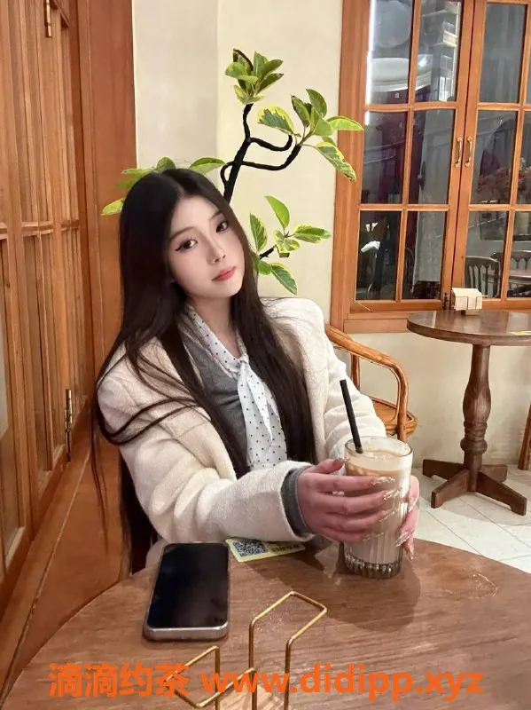 广州楼凤-天河嫩妹瑶瑶，888元一晚，视频验证