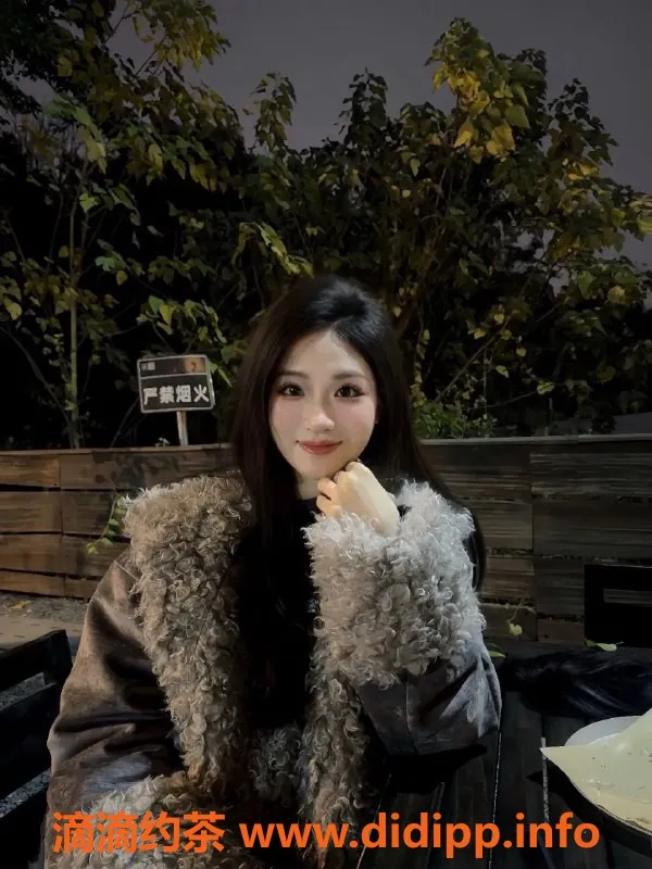 广州楼凤-天河紫萱：大胸嫩妹7P服务，欢迎体验！