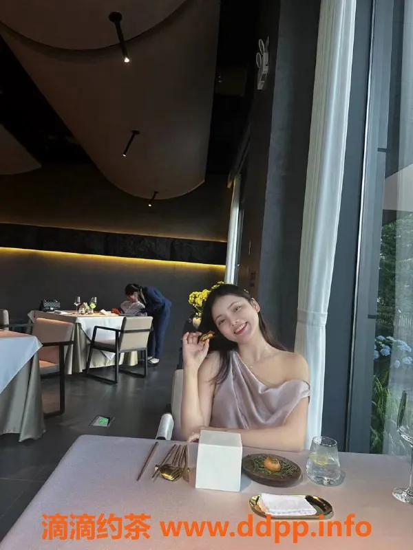 深圳楼凤-深圳光明新区23岁美女，165身高，99体重，热情服务