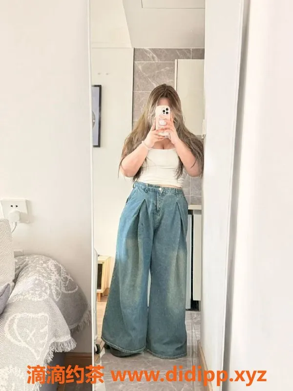 成都楼凤-成都阿念，160身高坦克妹，400元畅玩