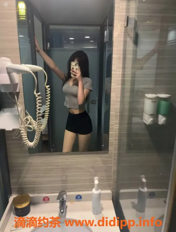 杭州楼凤-萧山区思语，25岁161筋肉妹，半套500元体验