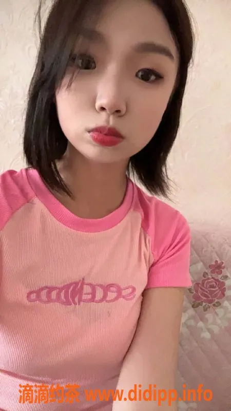 成都楼凤-高新区嫩妹豆子，课时费6p，服务超赞！