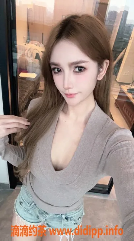 广州楼凤-佛山御姐安娜，品质夜课体验，胸围诱人